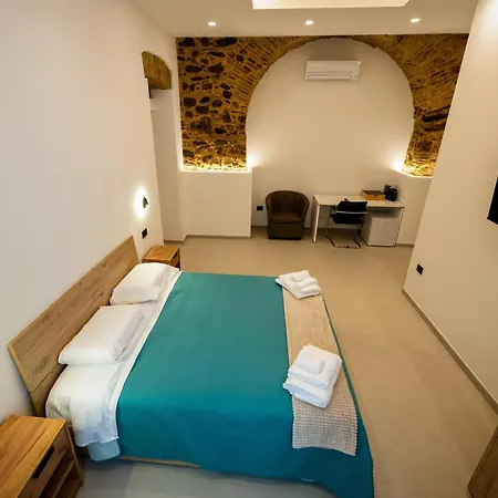 Bed & Breakfast Hipponion 4*
